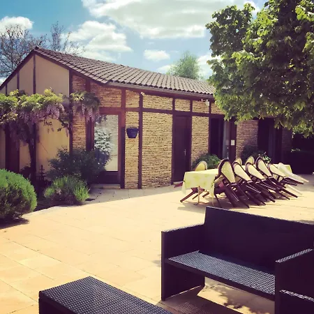 14 Pers Piscine A Ferienhaus *
