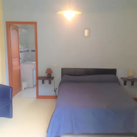 14 Pers Piscine A Ferienhaus *